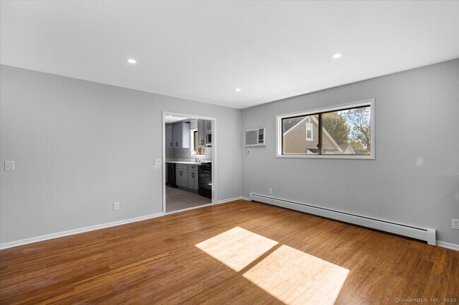 Building Photo - 88 Horton St