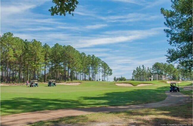 Building Photo - 106 Barons Run W