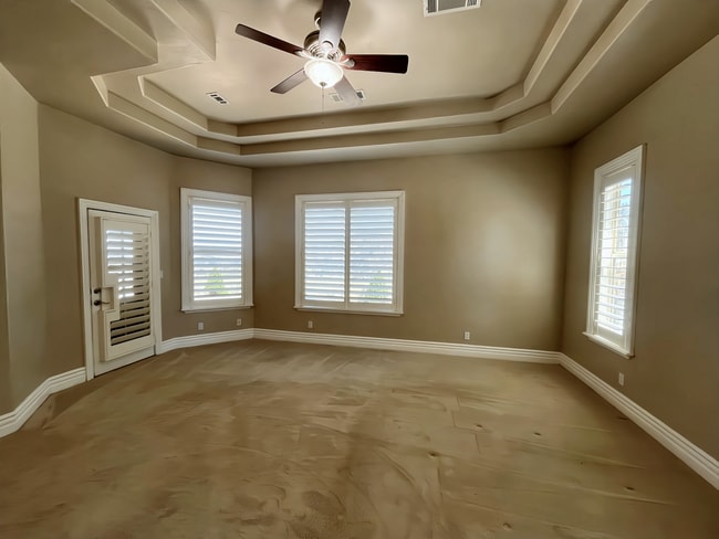 Building Photo - Beautiful 5 Bedroom 4 Bathroom House in Ga...