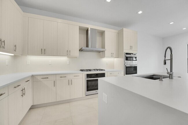 Building Photo - 13005 Feathering Wy