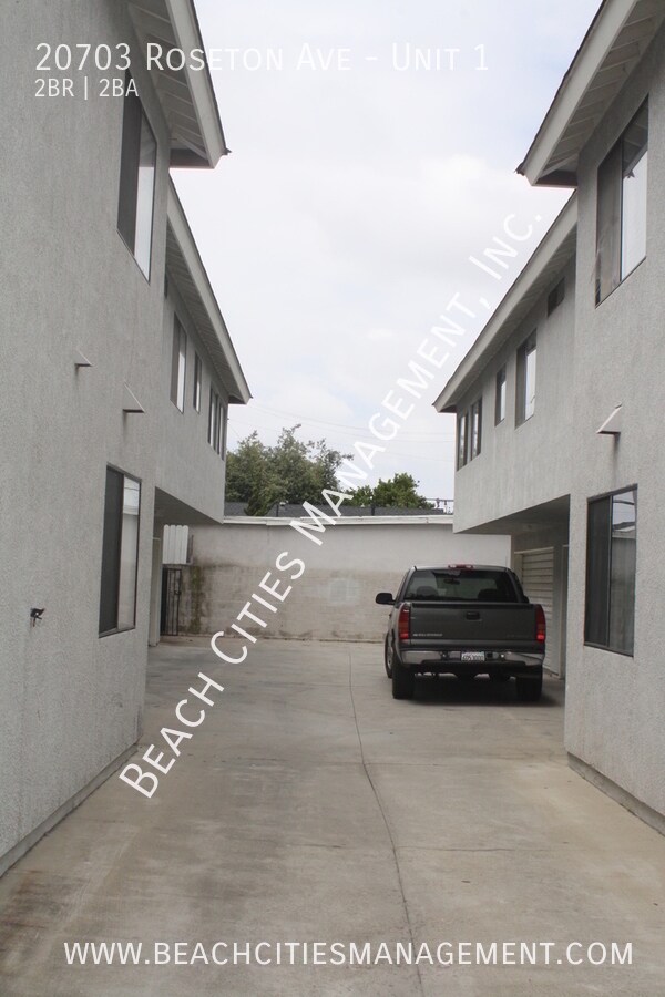 Building Photo - 20703 Roseton Ave