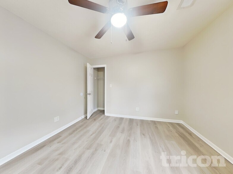 Building Photo - 135 Clearbrook Way