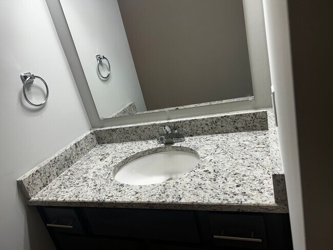 Building Photo - Beautiful duplex in Valdosta, Ga!