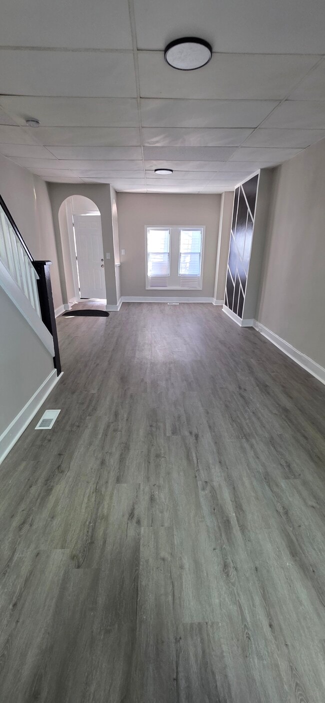 Building Photo - 3414 Mt Pleasant Ave