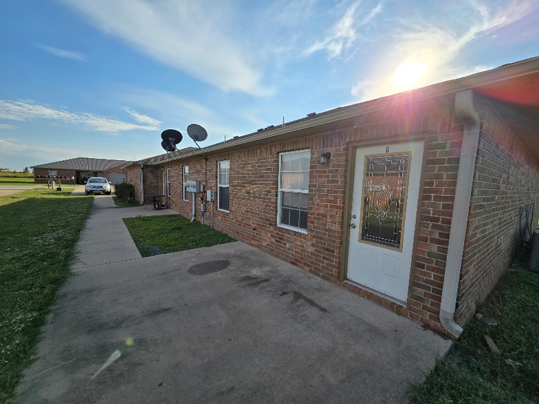 Building Photo - 63060 E 285 Ct