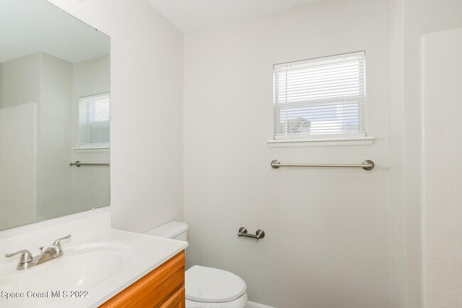 Building Photo - 933 Carver Rd SE