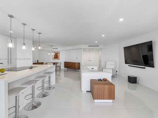 Building Photo - 550 S Ocean Blvd
