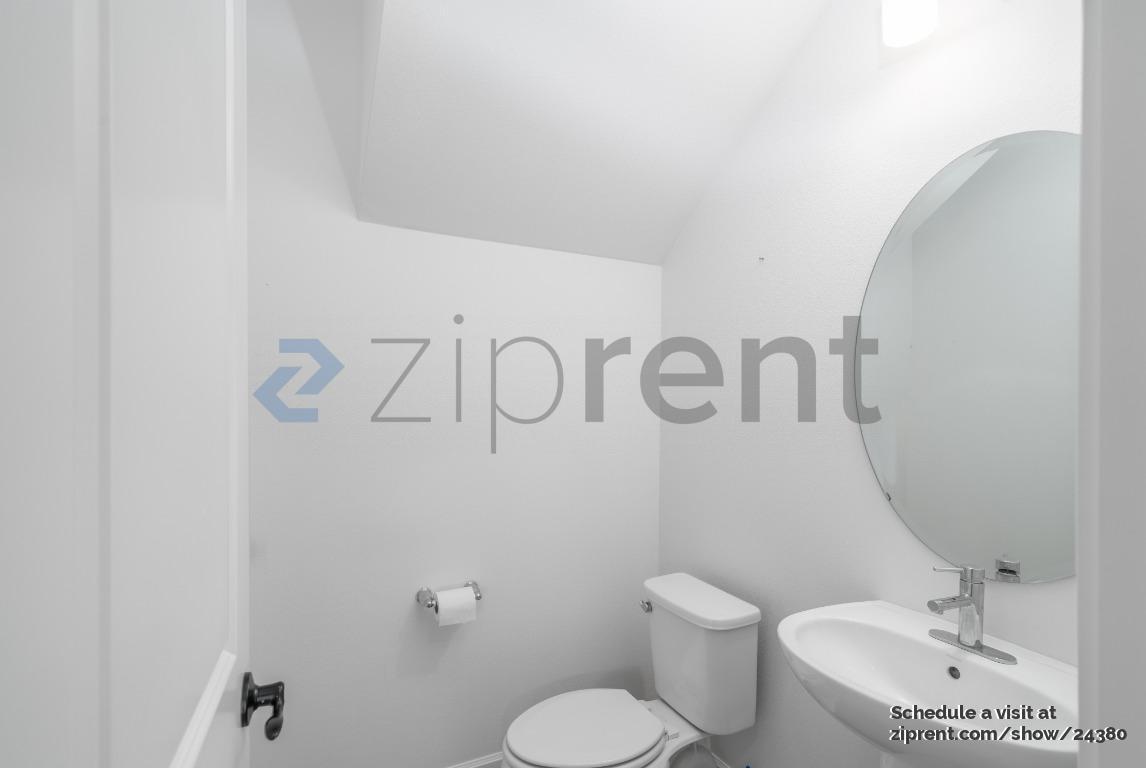 Building Photo - 7574 SE Blanton St