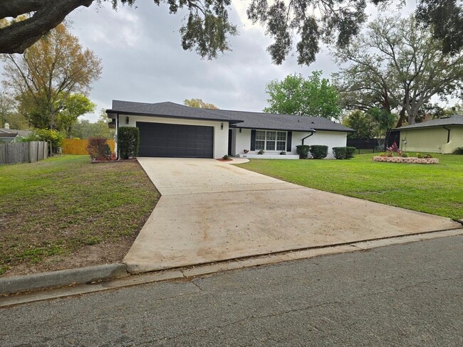 Building Photo - 383 Floral Dr