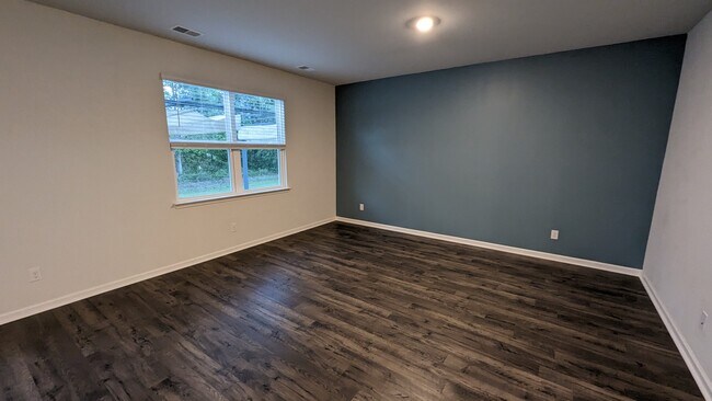 Building Photo - 280 Forestbrook Cove Cir