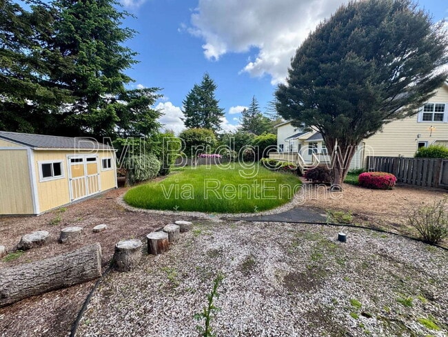 Building Photo - 11814 SW Dickinson Ct