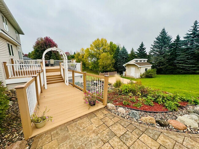 Building Photo - Stunning 6-Bedroom Corner-Lot Home w/ Luxury Finishes & Entertainer’s Layout