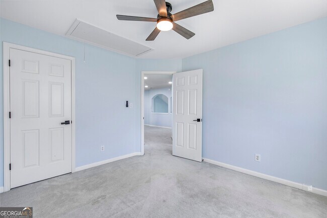 Building Photo - 6461 Edgewater Cove