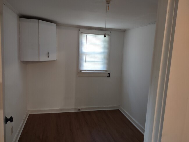 Primary Photo - 202 Hillview Ave