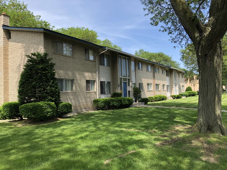 Golfview Apartments - Sterling Heights, MI | Apartment Finder