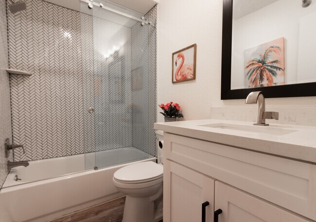Building Photo - 7700 Seawall Blvd