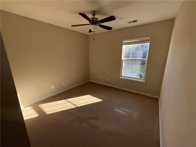 Building Photo - 5571 Lindeman Ln