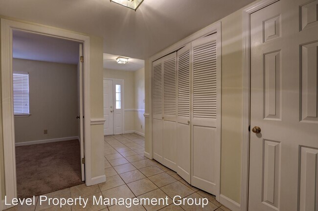 Building Photo - 2 br, 2 bath House - 320 Volanta Ave. D-2