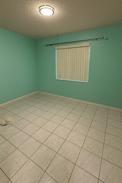 Building Photo - 3361 NW 47th Ter