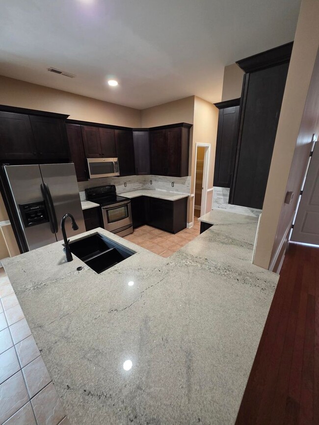 Building Photo - 9 Haven Point