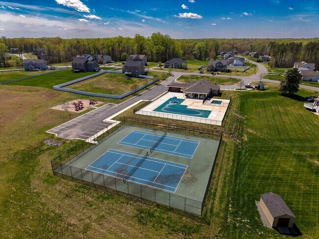 Building Photo - 9366 Alder Dr