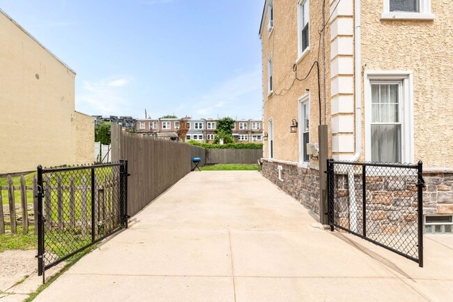 Building Photo - Spacious Detached 4BR/2.5BA Home in Mount ...
