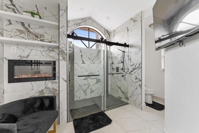 Building Photo - 13947 Geranium Pl