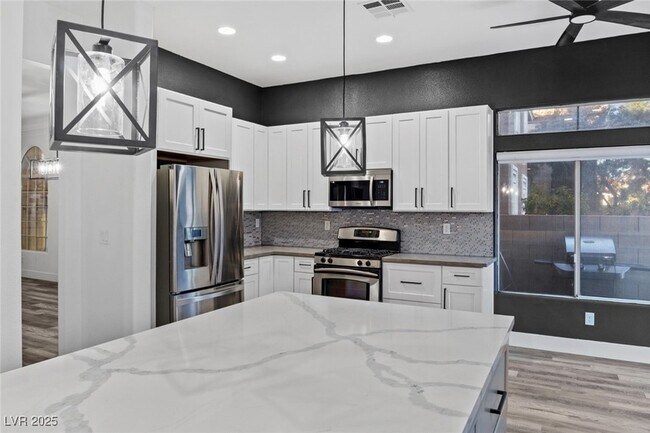 Building Photo - 4630 Laguna Vista St