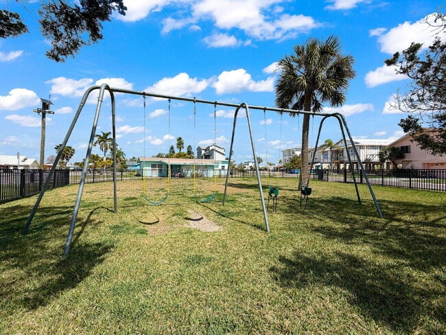 Building Photo - 200 176th Terrace E