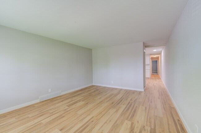 Building Photo - 2387 Ridgecrest Dr