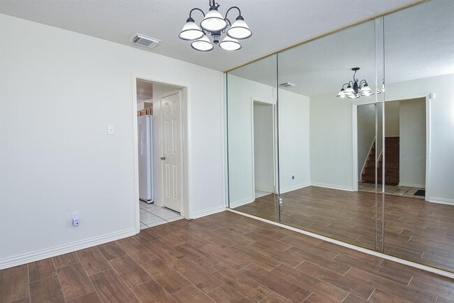 Building Photo - 4026 Almond Lake Dr