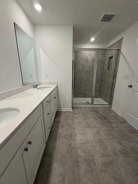 Building Photo - 6208 Kenbrook Dr