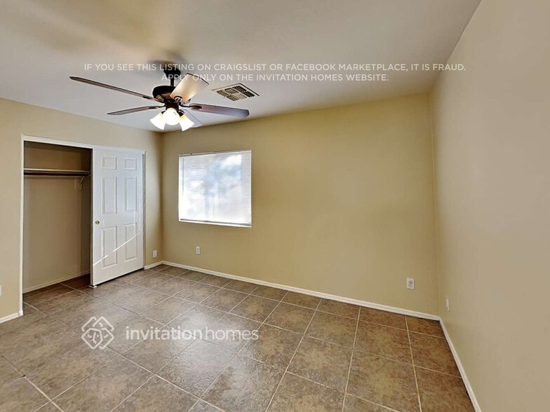 Building Photo - 22059 W Solano Dr