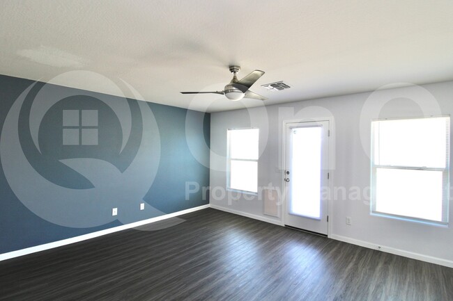 Building Photo - 286 E Bobcat Pl