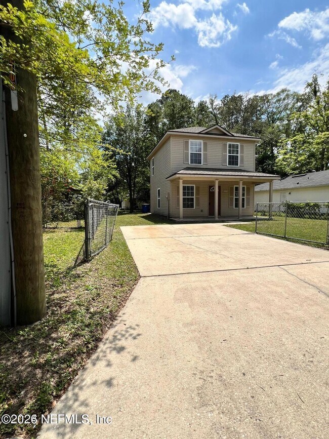 Building Photo - 2108 Talladega Rd