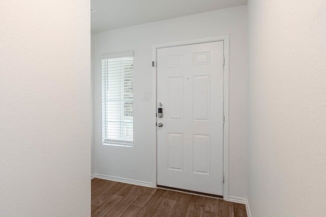 Building Photo - One Month FREE Rent!