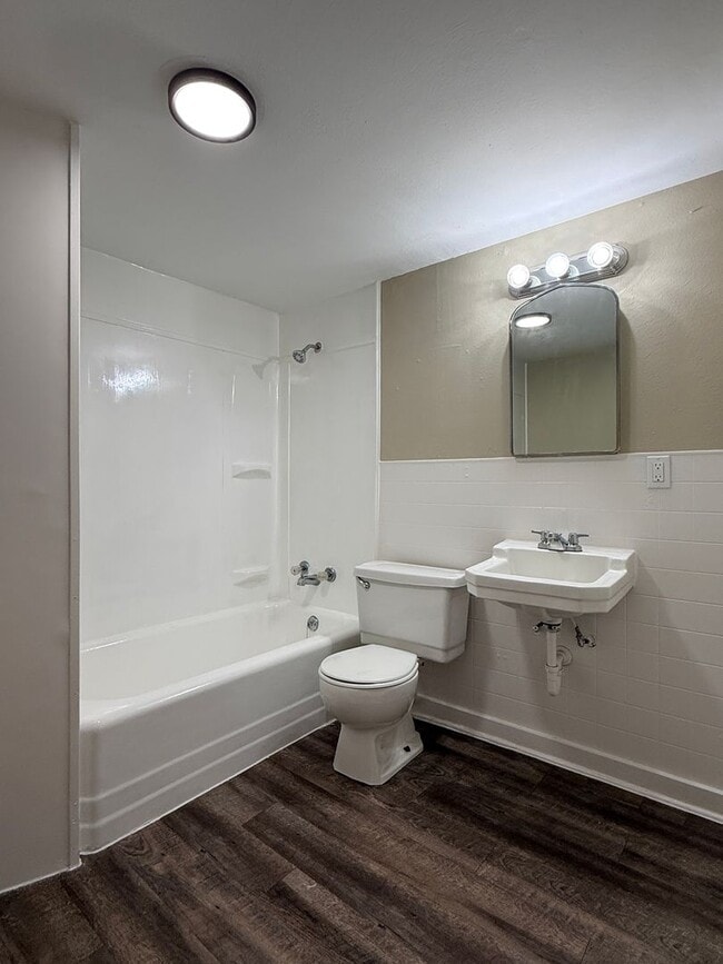 Building Photo - 1710 Fillmore St