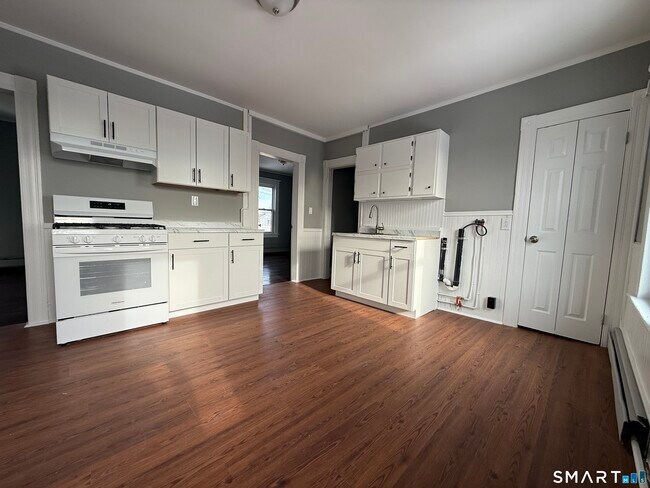 Building Photo - 130 West Ave