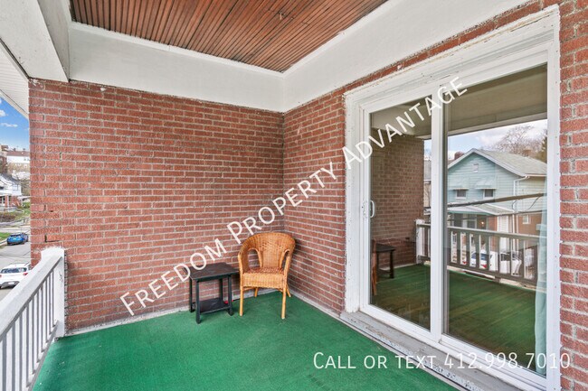 Building Photo - 2451 Wedgemere St