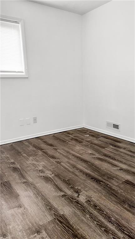Building Photo - 2218 E 60th Pl