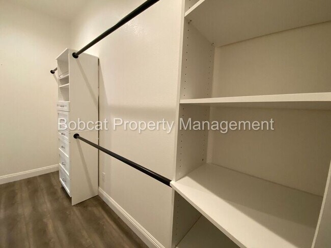 Building Photo - 3108 Cambria Lp