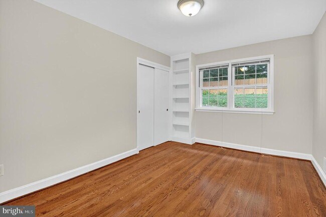 Building Photo - 5510 Christy Dr