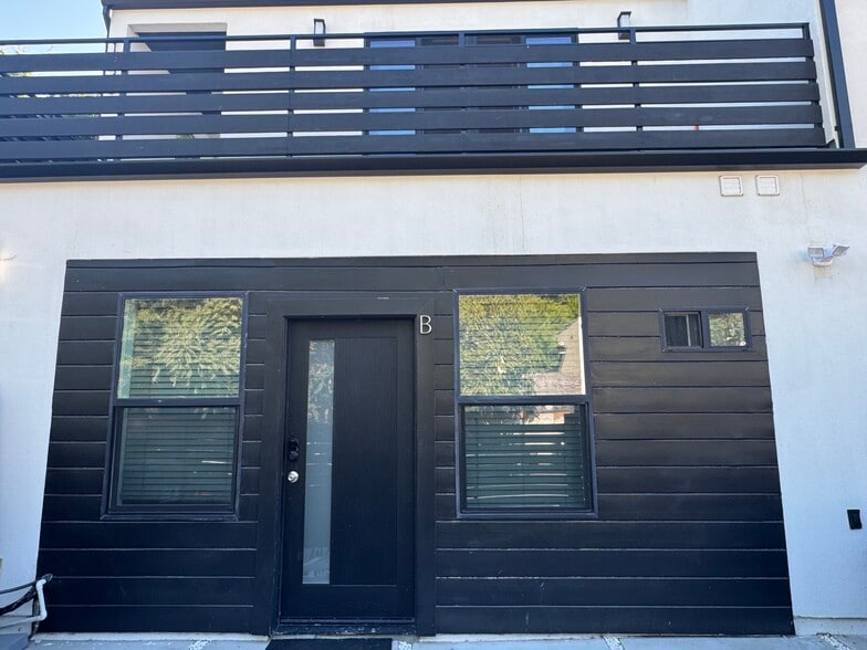 Building Photo - 1023 N Gage Ave