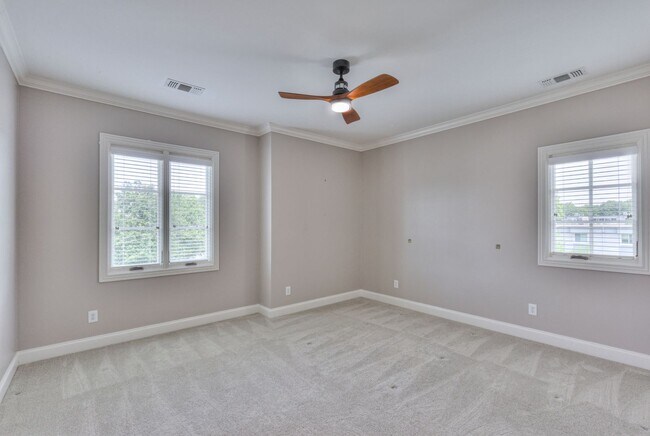 Building Photo - 4100A Oriole Pl