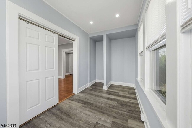 Building Photo - 17 Boyden Pkwy