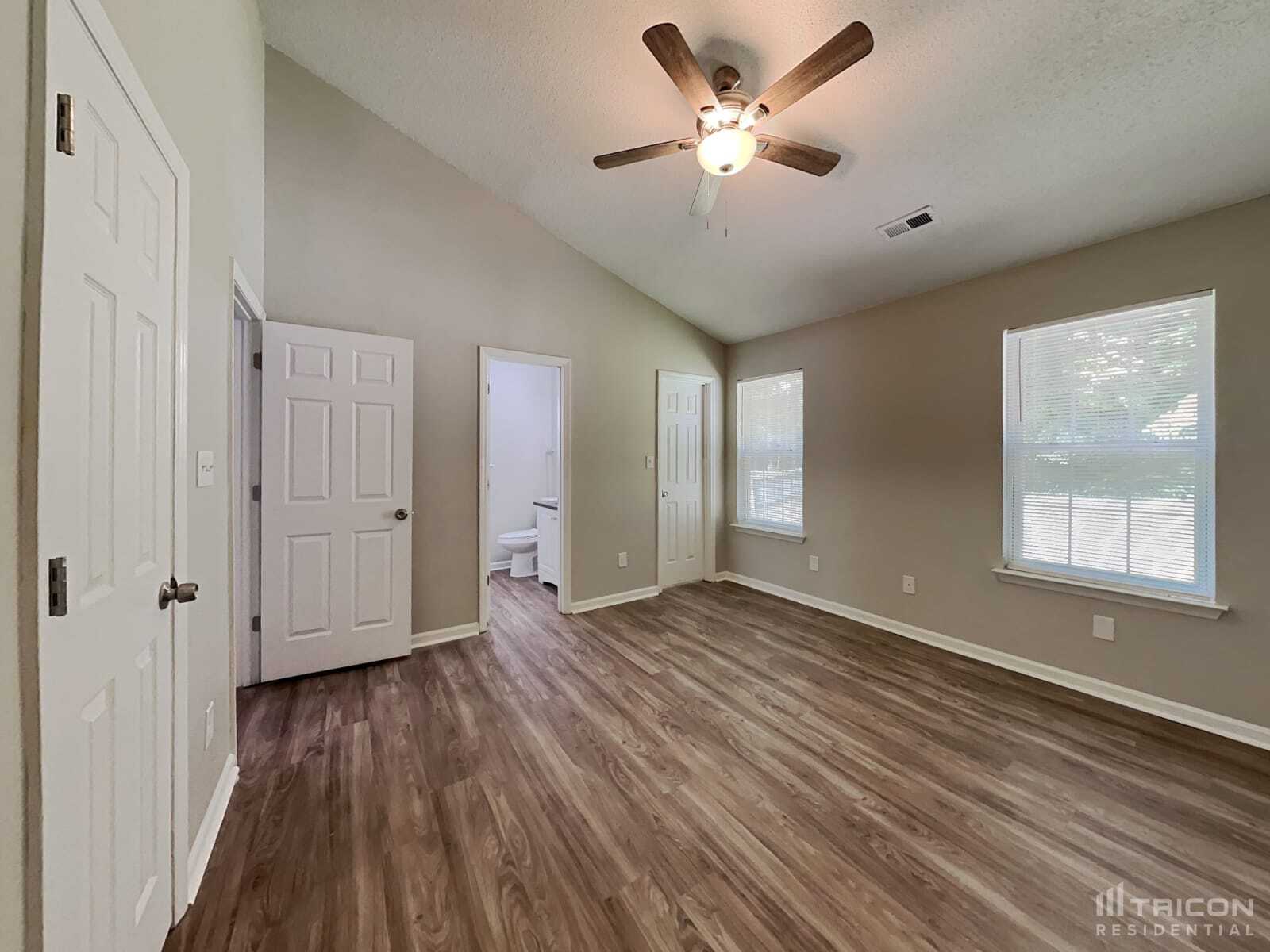 Building Photo - 1134 Summit Hills Dr
