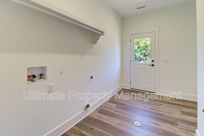 Building Photo - 213 Myrtle Ave