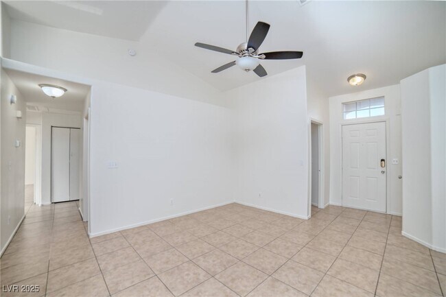 Building Photo - 2542 N Grand Basin Dr
