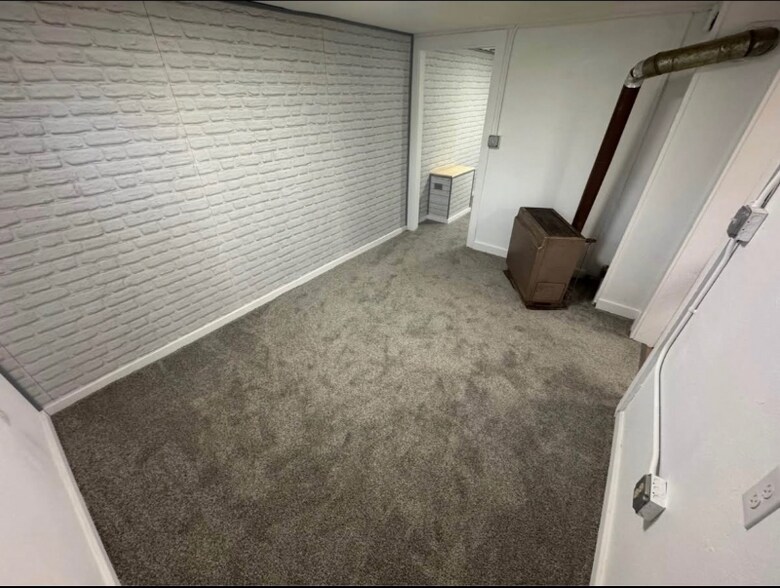 Building Photo - 705 Taylor Ave