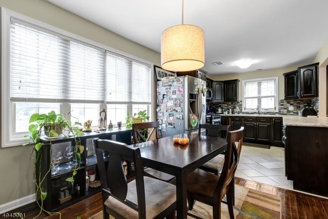 Building Photo - 221 Hillside Ave